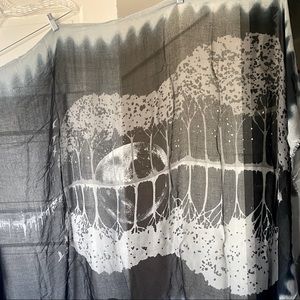 Cashmere & silk scarf/wrap. Beautiful black&gray design. Like New! Never used!